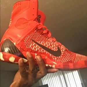 Kobe elite lightly worn